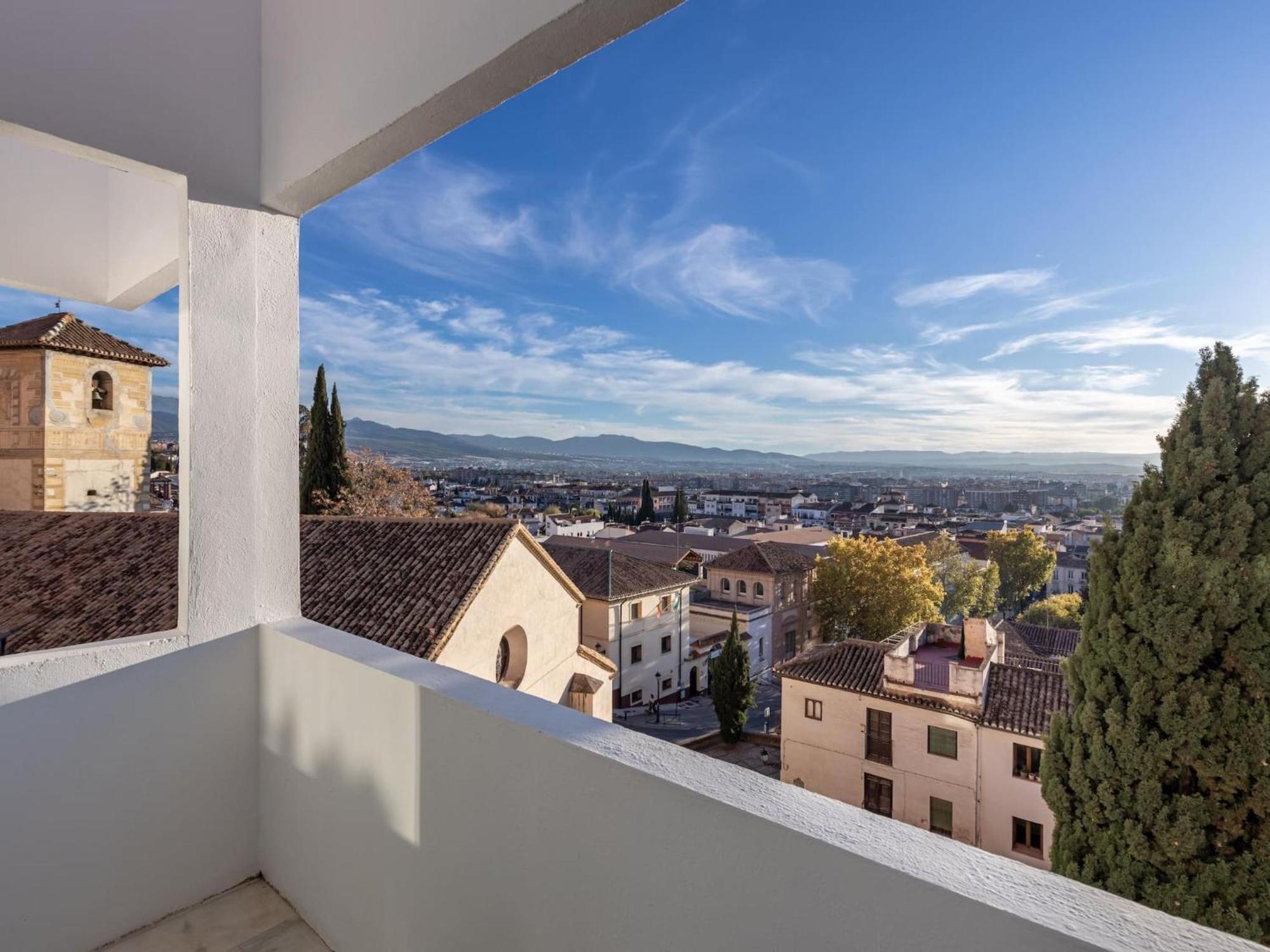 Pangsapuri My White Wall Realejo Granada